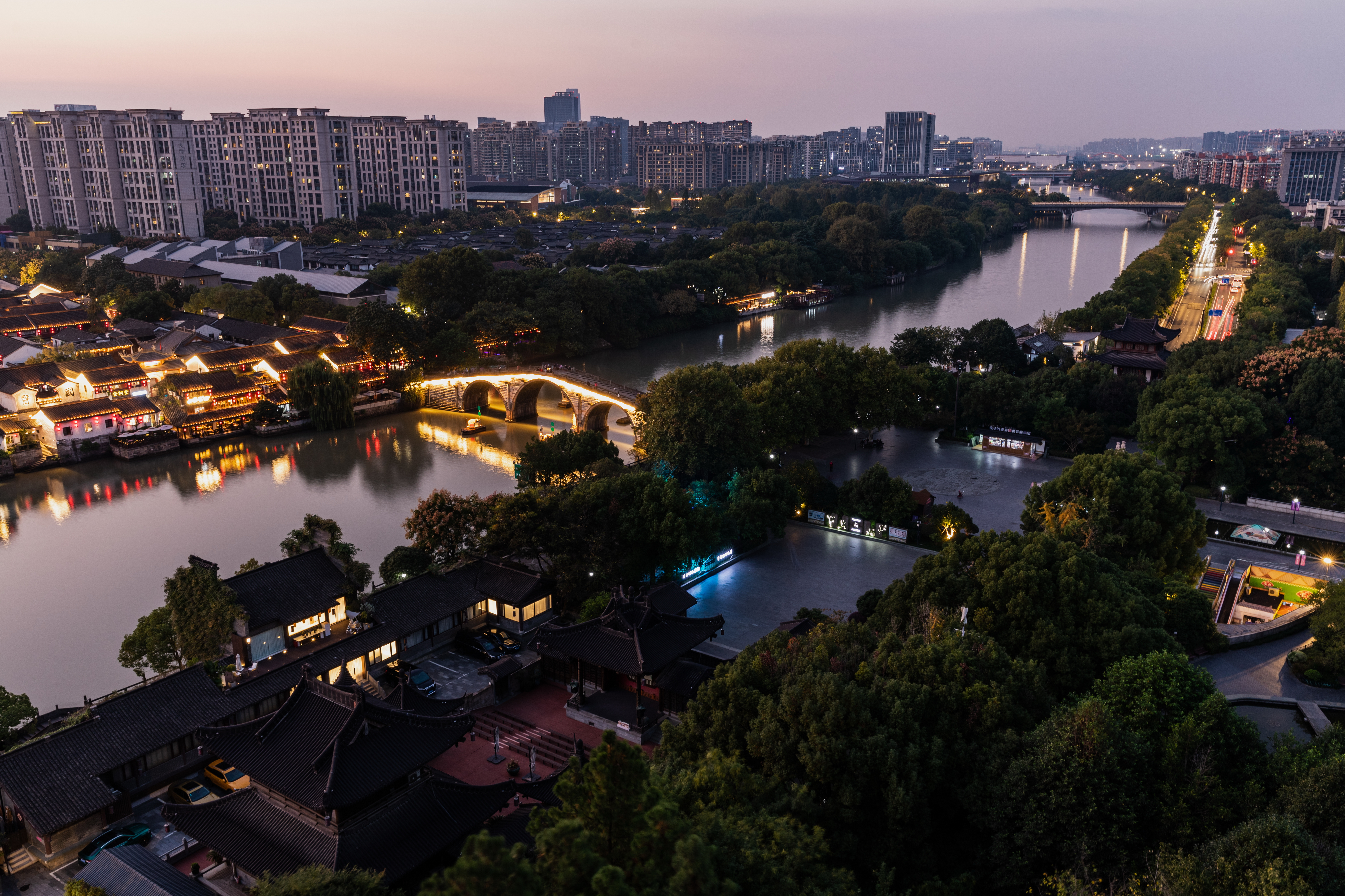 Gongchen Bridge over the Grand Canal in Hangzhou — UNESCO World Heritage Site